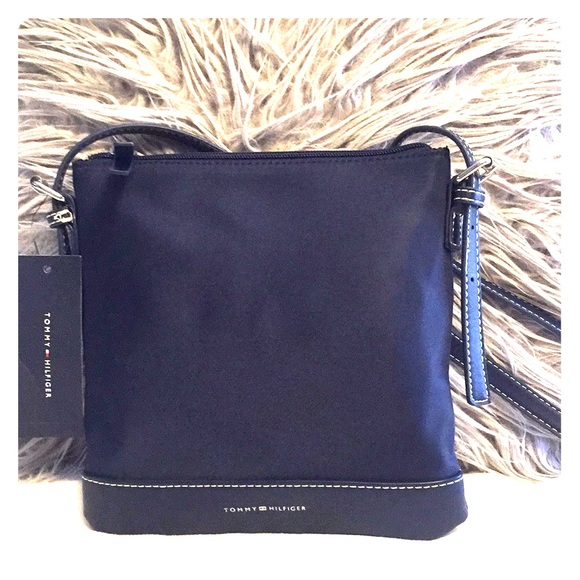 Tommy Hilfiger crossbody purse - Picture 1 of 4